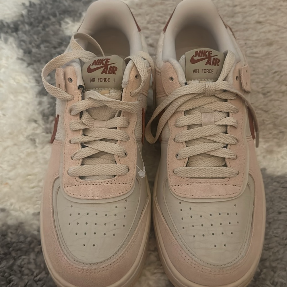 NWOT -NO BOX Women’s Air Force 1 Size 7.5 - Picture 3 of 5